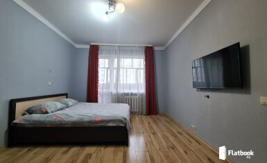 бульвар Непокорённых, 80
