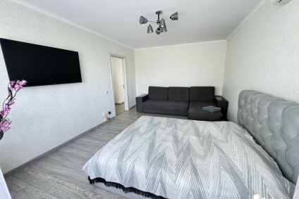 Евартира в центре города-Советская площадь.