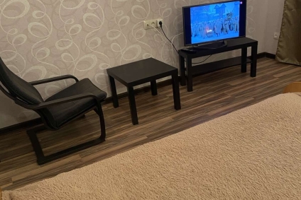 Однокомнатная квартира в центре, Площадь Славы