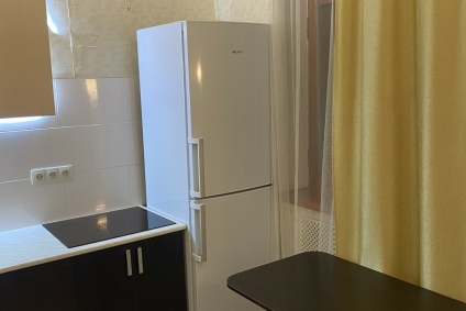 Однокомнатная квартира в центре, Площадь Славы