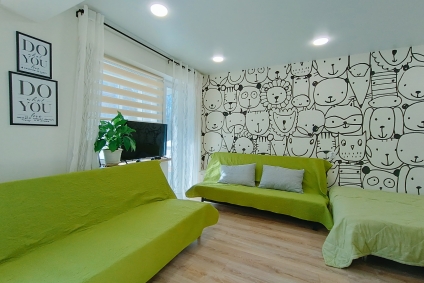 Тихая светлая квартирка с балконом. Центр рядом.