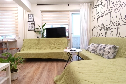 Тихая светлая квартирка с балконом. Центр рядом.