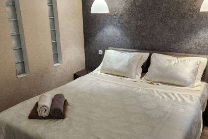 На часы,сутки,недели, от 1 до 6 спальных мест,недалеко от центра, Днепровский бульвар,24