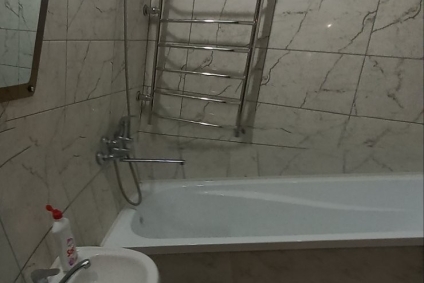 Центр, университет Кулешова. Ночь 40р. Часы 15р.