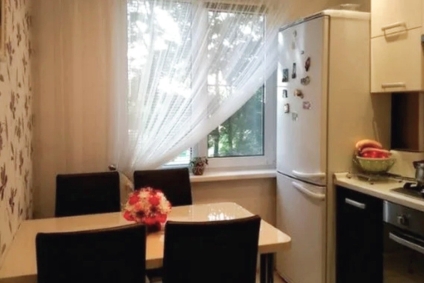 Центр, университет Кулешова. Ночь 40р. Часы 15р.