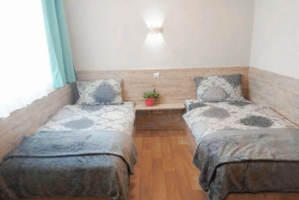 8 спальных мест. Возможен безнал. Пакет документов